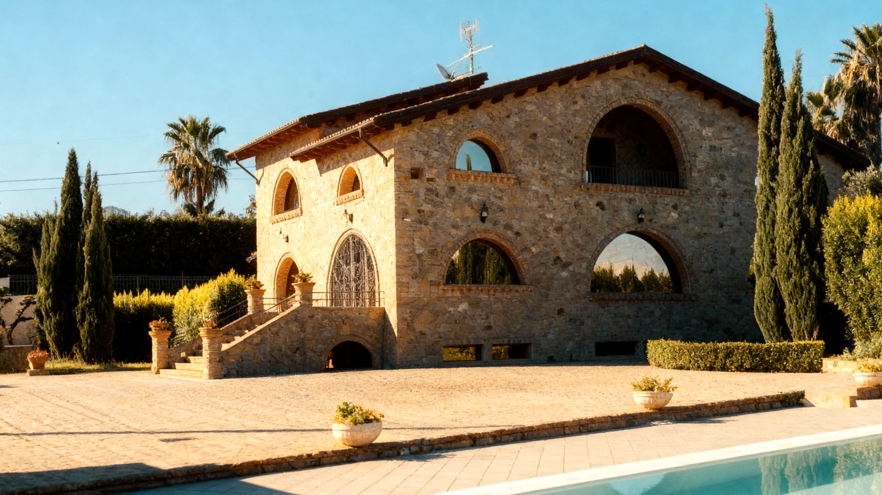 Un posto al sole 2025-12-27T14:37:37.783Z"